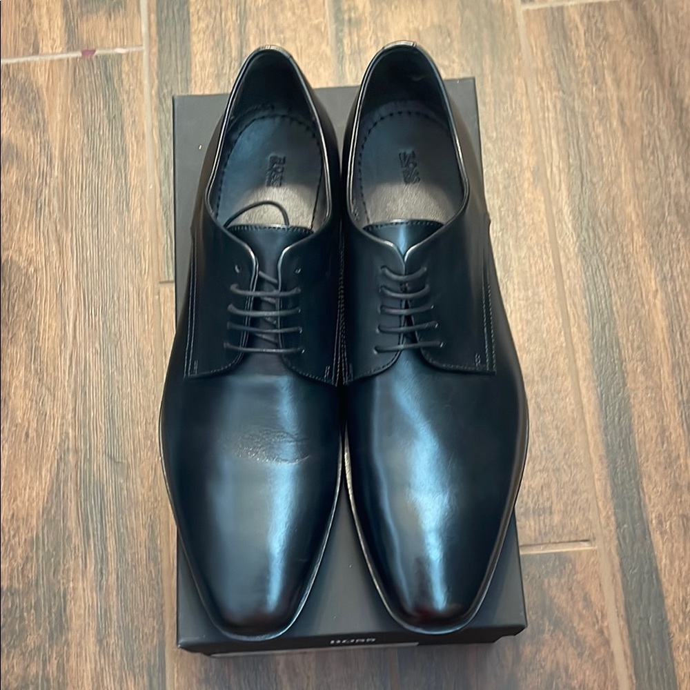 BOSS Hugo Boss NIB Size 11 (UK size 10) Black Leather Highline Derby dress shoes